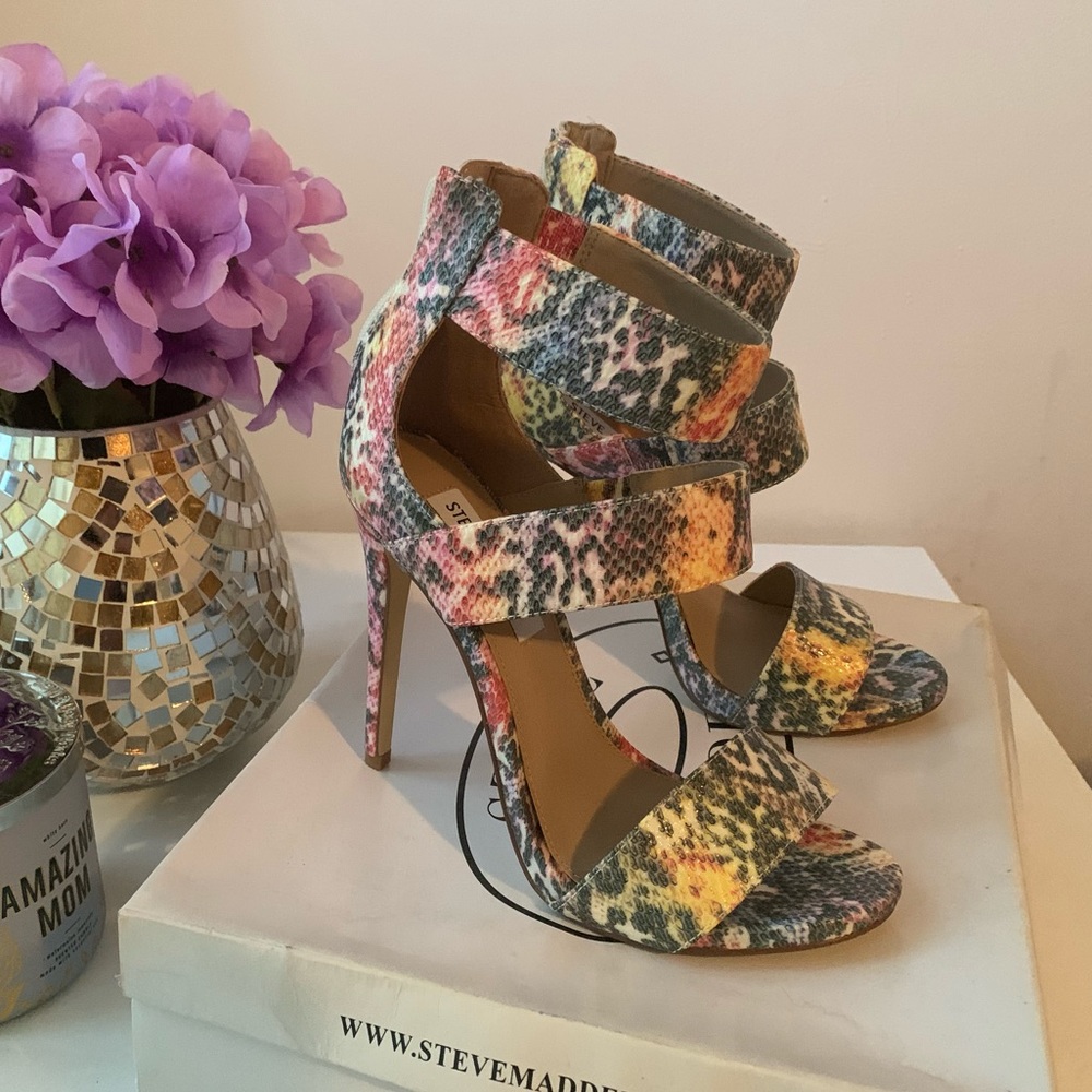 Snake skin print heels - Picture 2 of 3